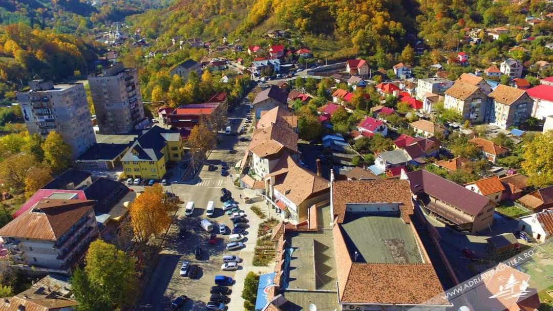 Cazare Apartament Cu 2 Camere Nehoiu Esterno foto
