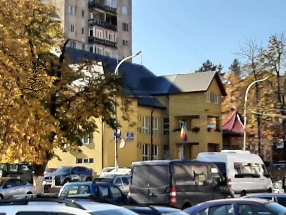 Cazare Apartament Cu 2 Camere Nehoiu Esterno foto