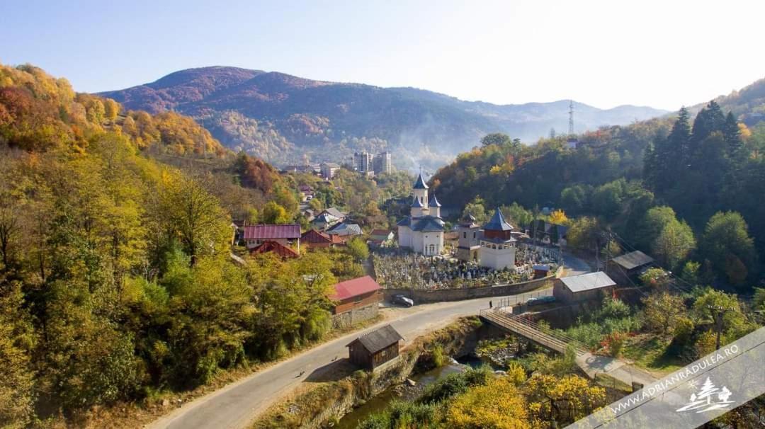 Cazare Apartament Cu 2 Camere Nehoiu Esterno foto