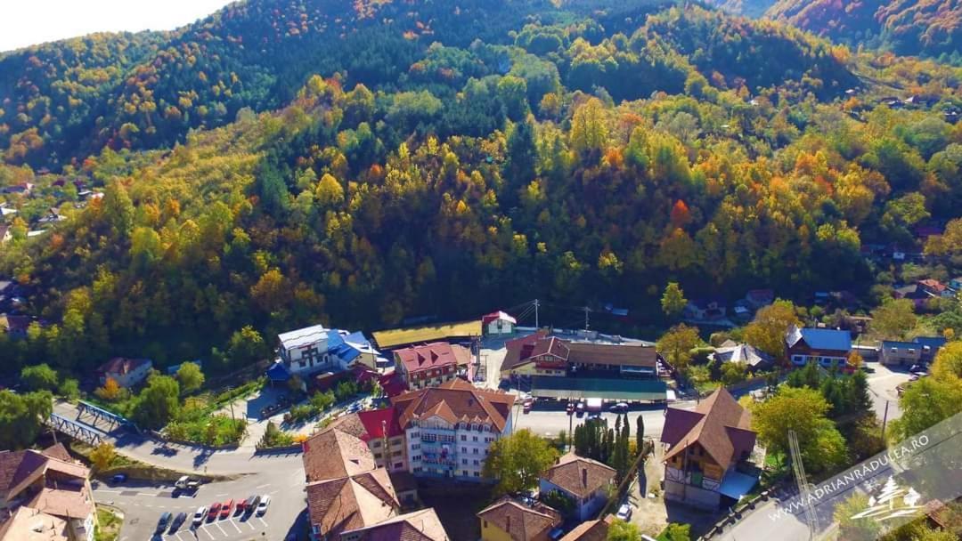 Cazare Apartament Cu 2 Camere Nehoiu Esterno foto